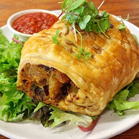 VEGETABLE PASTRY ROLL